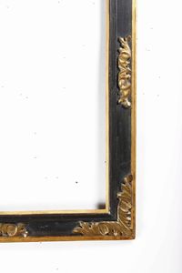 Cornice a cassetta in legno intagliato ebanizzato e dorato. Italia centrale XVII secolo  - Asta Cornici antiche - Associazione Nazionale - Case d'Asta italiane