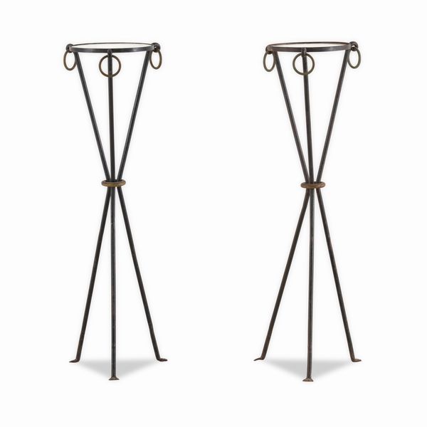 Coppia di gueridons in ferro battuto. XX secolo  - Asta Dimore Italiane - Associazione Nazionale - Case d'Asta italiane