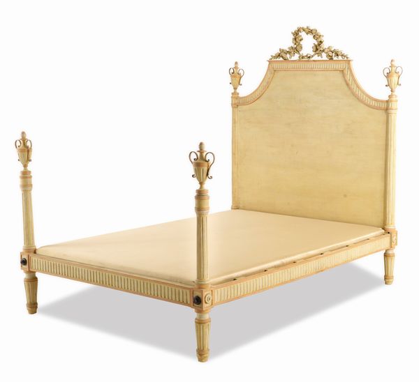 Letto in legno intagliato. XIX-XX secolo  - Asta Dimore Italiane - Associazione Nazionale - Case d'Asta italiane