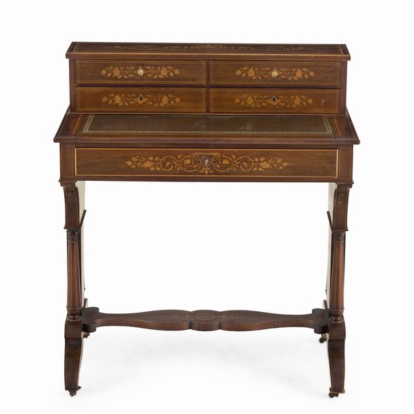 Scrittoio con alzata. XX secolo  - Asta Dimore Italiane - Associazione Nazionale - Case d'Asta italiane