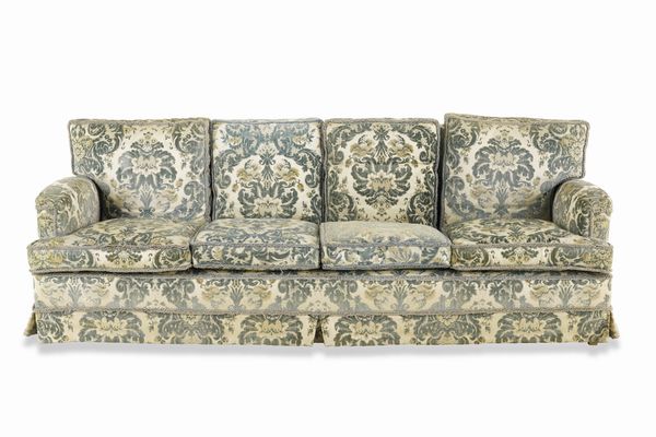 Divano imbottito. XX secolo  - Asta Dimore Italiane - Associazione Nazionale - Case d'Asta italiane