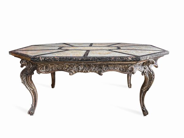 Tavolo da centro riccamente intagliato e argentato. XIX-XX secolo  - Asta Dimore Italiane - Associazione Nazionale - Case d'Asta italiane