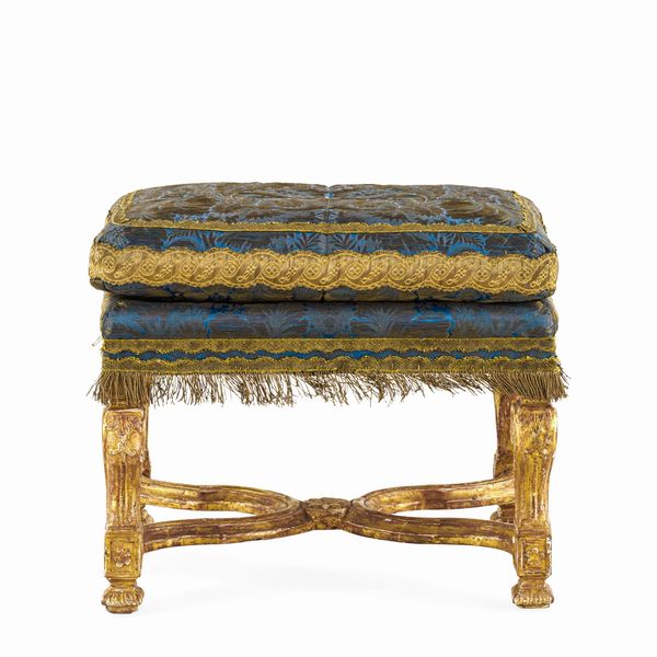 Panchetto in legno intagliato e dorato. Francia, XIX-XX secolo  - Asta Dimore Italiane - Associazione Nazionale - Case d'Asta italiane