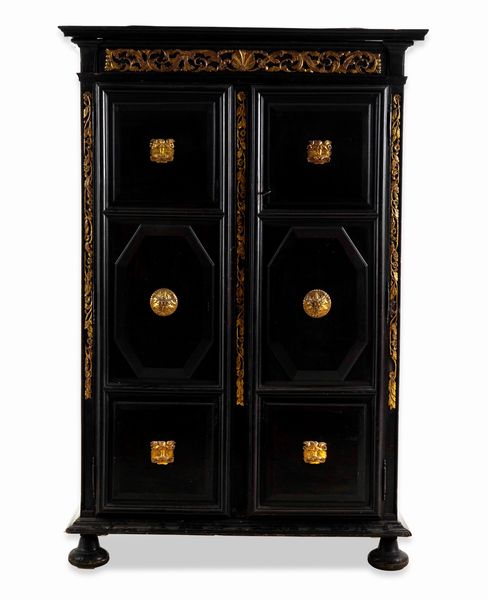 Armadio a due ante. Francia, XIX-XX secolo  - Asta Dimore Italiane - Associazione Nazionale - Case d'Asta italiane