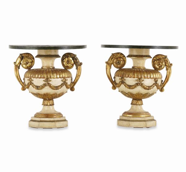 Coppia di piccole consolles. XIX secolo  - Asta Dimore Italiane - Associazione Nazionale - Case d'Asta italiane