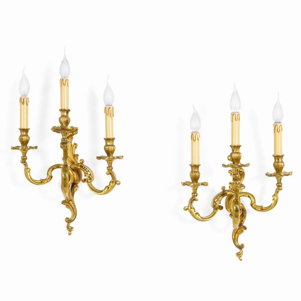 Coppia di appliques in bronzo dorato. XIX-XX secolo  - Asta Dimore Italiane - Associazione Nazionale - Case d'Asta italiane
