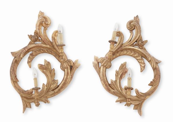 Coppia di appliques in legno intagliato e dorato  - Asta Dimore Italiane - Associazione Nazionale - Case d'Asta italiane