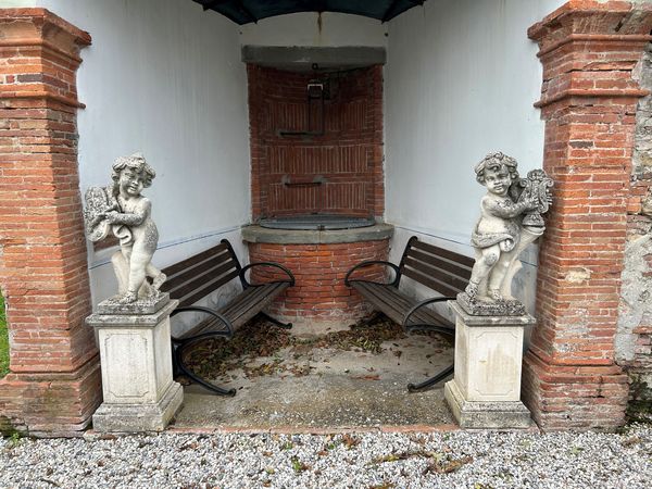Coppia di putti in pietra. XIX-XX secolo  - Asta Dimore Italiane - Associazione Nazionale - Case d'Asta italiane
