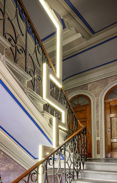 ANDREA SALVETTI : Importante lampada modello Greca. Italia, 2012 ca.  - Asta Dimore Italiane - Associazione Nazionale - Case d'Asta italiane