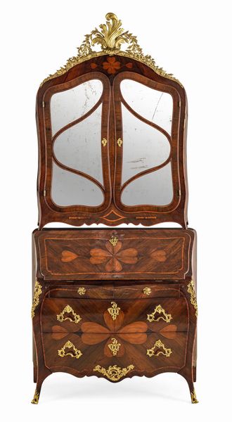 Cassettone a ribalta con alzata Luigi XV. Genova, XVIII secolo  - Asta Dimore Italiane - Associazione Nazionale - Case d'Asta italiane