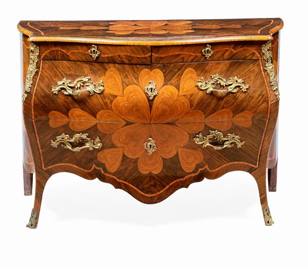 Com� Luigi XV lastronato in palissandro e intarsiato in bois de rose. Genova, XVIII secolo  - Asta Dimore Italiane - Associazione Nazionale - Case d'Asta italiane