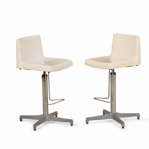 Due sgabelli. Italia, 1960 ca.  - Asta Dimore Italiane - Associazione Nazionale - Case d'Asta italiane