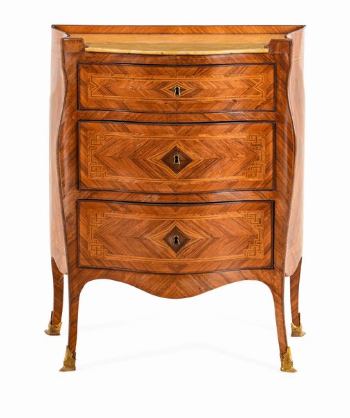 Comodino lastronato in palissandro e filettato. Napoli, XVIII secolo.  - Asta Dimore Italiane - Associazione Nazionale - Case d'Asta italiane