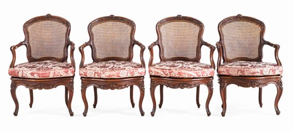 Gruppo di quattro poltrone in legno intagliato. Nogaret  Lyon, Francia, XVIII secolo  - Asta Dimore Italiane - Associazione Nazionale - Case d'Asta italiane