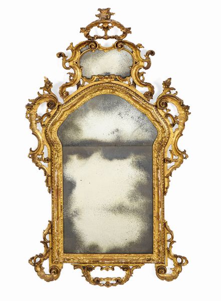 Specchiera in legno intagliato e dorato. Veneto, XVIII secolo  - Asta Dimore Italiane - Associazione Nazionale - Case d'Asta italiane