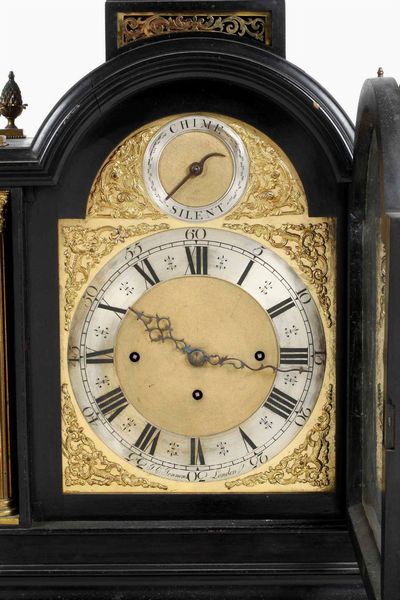 Grande pendola da tavolo. T. C. Tennens, London, Inghilterra XIX secolo  - Asta Dimore Italiane - Associazione Nazionale - Case d'Asta italiane