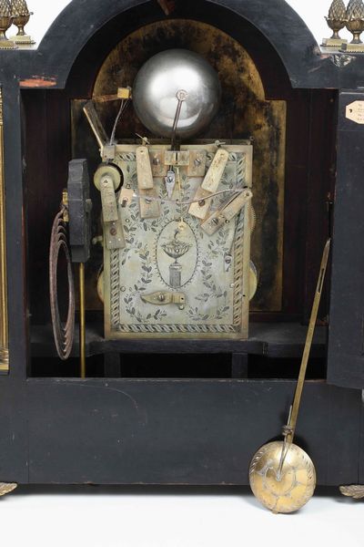 Grande pendola da tavolo. T. C. Tennens, London, Inghilterra XIX secolo  - Asta Dimore Italiane - Associazione Nazionale - Case d'Asta italiane