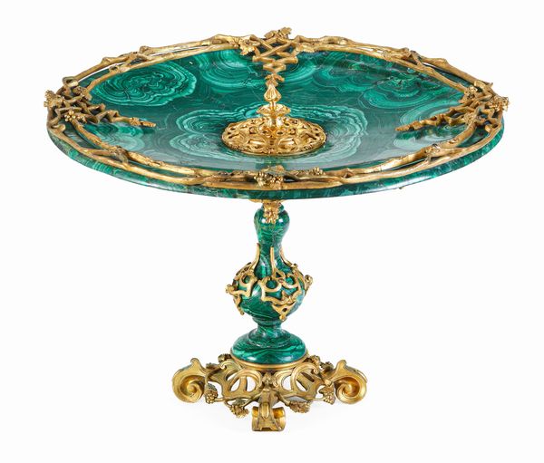 Grande tazza in malachite e bronzo dorato. Russia o Italia, XIX secolo  - Asta Dimore Italiane - Associazione Nazionale - Case d'Asta italiane