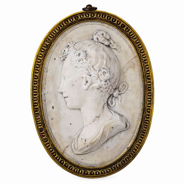 Profilo femminile. Scultore del XVIII-XIX secolo  - Asta Dimore Italiane - Associazione Nazionale - Case d'Asta italiane