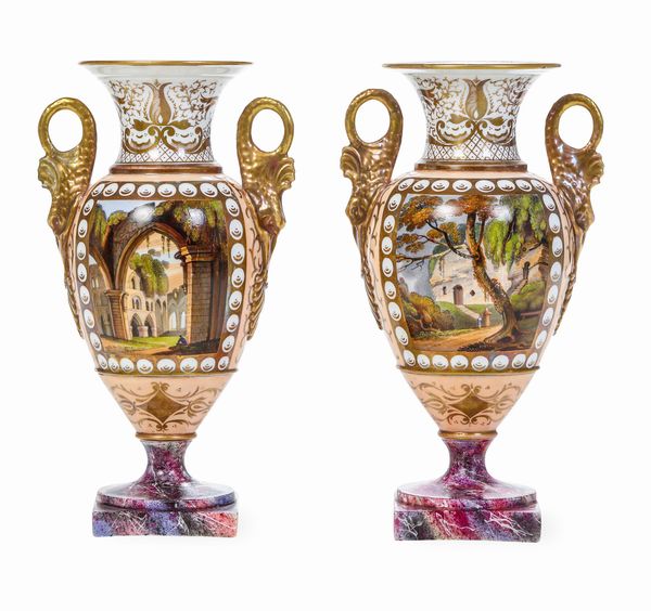 Coppia di vasi.<BR>Francia, inizio del XX secolo  - Asta Dimore Italiane - Associazione Nazionale - Case d'Asta italiane