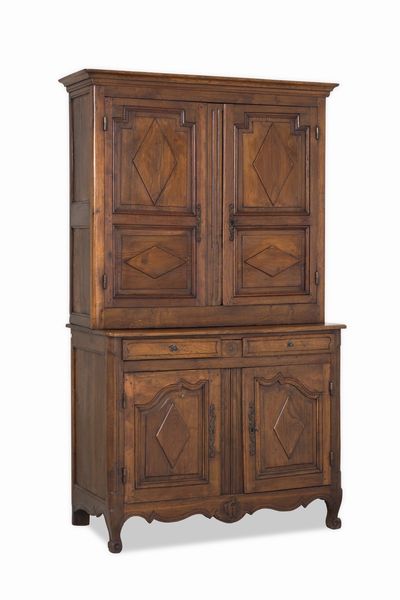 Credenza a due corpi. Francia, XVIII-XIX secolo  - Asta Dimore Italiane - Associazione Nazionale - Case d'Asta italiane