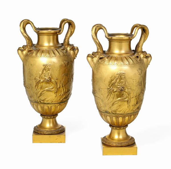 Coppia di vasi di gusto neoclassico. Francia, XIX secolo (fonderia Barbedienne ?)  - Asta Dimore Italiane - Associazione Nazionale - Case d'Asta italiane