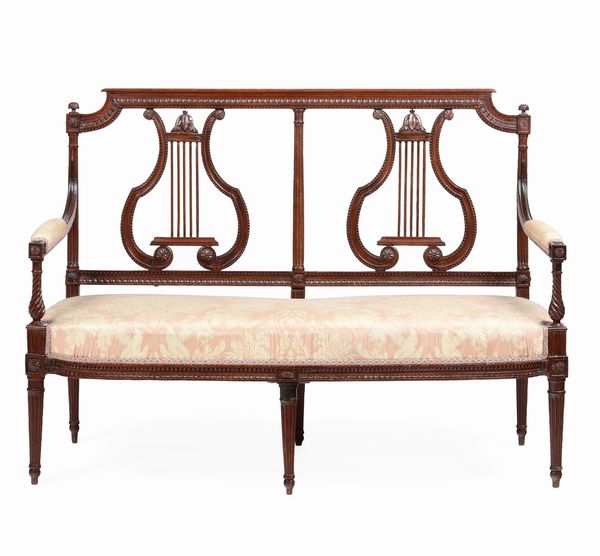 Divanetto in legno intagliato. XVIII-XIX secolo  - Asta Dimore Italiane - Associazione Nazionale - Case d'Asta italiane
