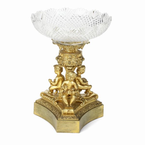 Alzata in bronzo dorato e cristallo molato. Fonditore del XIX secolo  - Asta Dimore Italiane - Associazione Nazionale - Case d'Asta italiane