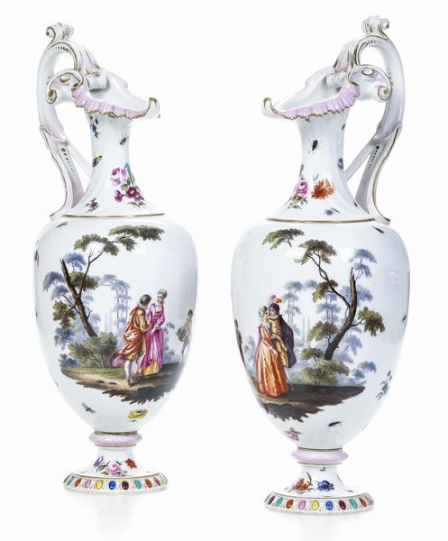 Coppia di versatoi decorativi.<BR>Berlino, XX secolo  - Asta Dimore Italiane - Associazione Nazionale - Case d'Asta italiane