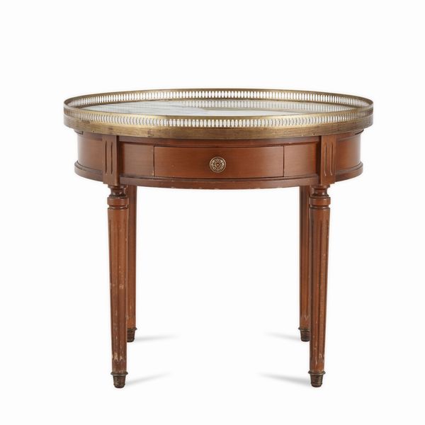 Tavolino da salotto in stile Luigi XVI  - Asta Dimore Italiane - Associazione Nazionale - Case d'Asta italiane