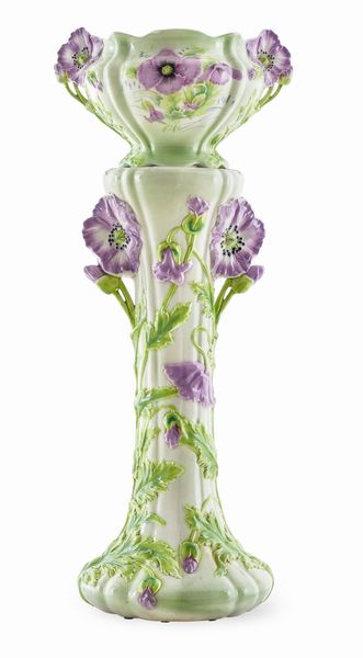 Grande cachepot con piedistallo.<BR>Belgio, Nimy, Manifattura Impriale et Royale, 1900 circa  - Asta Dimore Italiane - Associazione Nazionale - Case d'Asta italiane