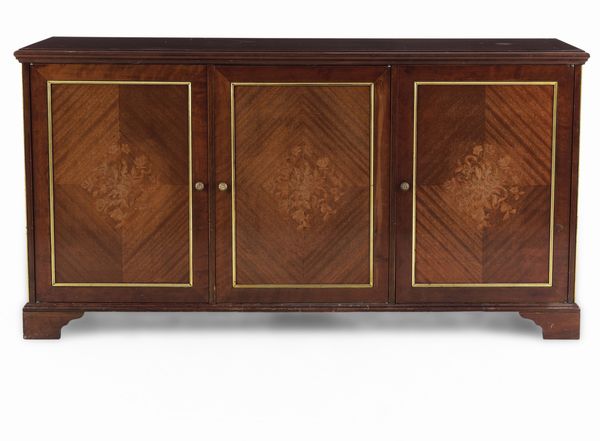 Mobile-bar lastronato e intarsiato. XX secolo  - Asta Dimore Italiane - Associazione Nazionale - Case d'Asta italiane