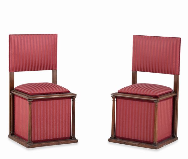 Coppia di sedie in legno intagliato, XX secolo  - Asta Dimore Italiane - Associazione Nazionale - Case d'Asta italiane