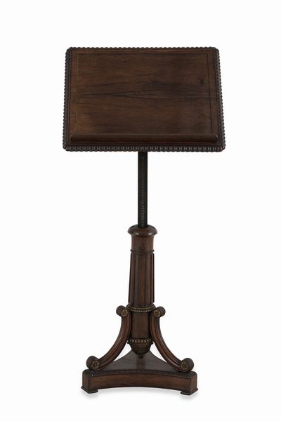 Leggio in legno intagliato. XIX-XX secolo  - Asta Dimore Italiane - Associazione Nazionale - Case d'Asta italiane