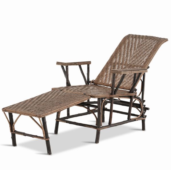 Poltrona con poggiapiedi estraibile in legno e rattan, XX secolo  - Asta Dimore Italiane - Associazione Nazionale - Case d'Asta italiane