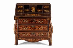 Ribalta lastronata e riccamente intarsiata. Olanda, XIX secolo  - Asta Dimore Italiane - Associazione Nazionale - Case d'Asta italiane