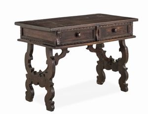 Scrittoio in noce. Toscana, XVII secolo  - Asta Dimore Italiane - Associazione Nazionale - Case d'Asta italiane