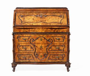 Ribalta lastronata in radica. Lombardia, XVIII secolo  - Asta Dimore Italiane - Associazione Nazionale - Case d'Asta italiane