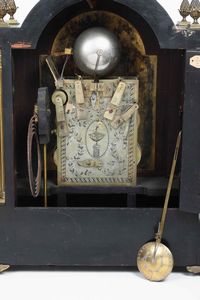 Grande pendola da tavolo. T. C. Tennens, London, Inghilterra XIX secolo  - Asta Dimore Italiane - Associazione Nazionale - Case d'Asta italiane