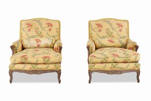 Coppia di bergres in legno intagliato, Francia, in stile settecentesco  - Asta Dimore Italiane - Associazione Nazionale - Case d'Asta italiane