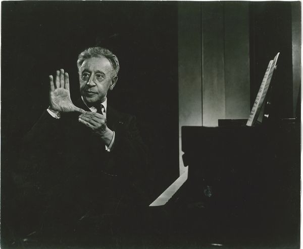 Yousuf Karsh Karsh of Ottawa : Arthur Rubinstein  - Asta Fotografia - Associazione Nazionale - Case d'Asta italiane