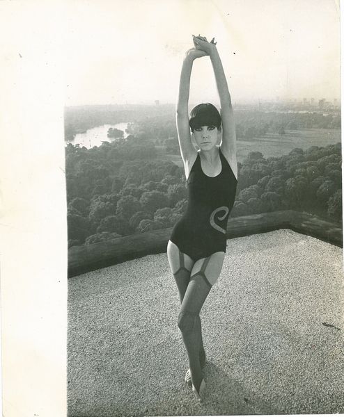 William Claxton : Peggy Moffitt  - Asta Fotografia - Associazione Nazionale - Case d'Asta italiane