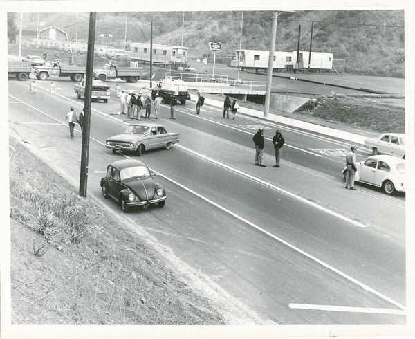 Guy L. Stulz : lotto di 5 fotografie Senza titolo (Laguna Beach Rock)  - Asta Fotografia - Associazione Nazionale - Case d'Asta italiane