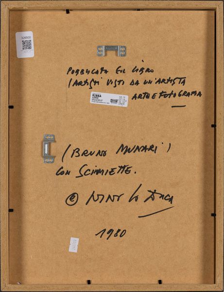 Nino Lo Duca : Bruno Munari con Scimiette  - Asta Fotografia - Associazione Nazionale - Case d'Asta italiane