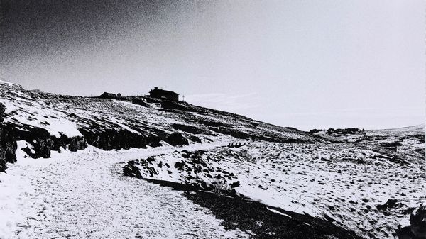 Abbas Gharib : Roads, dalla serie Snow white photo collection  - Asta Fotografia - Associazione Nazionale - Case d'Asta italiane