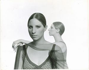Lawrence Julian Schiller : lotto di tre fotografie Barbra Streisand  - Asta Fotografia - Associazione Nazionale - Case d'Asta italiane