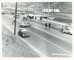 Guy L. Stulz - lotto di 5 fotografie Senza titolo (Laguna Beach Rock)