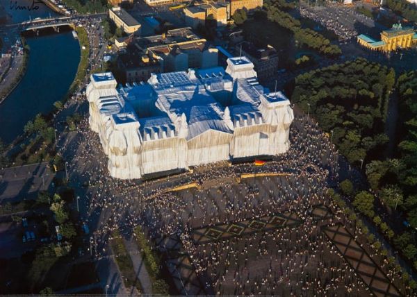 Christo : Wrapped Reichstag  - Asta Arte Moderna e Contemporanea - Associazione Nazionale - Case d'Asta italiane