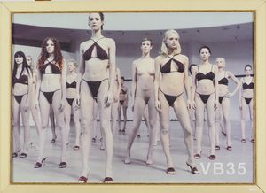 Vanessa Beecroft - Performance