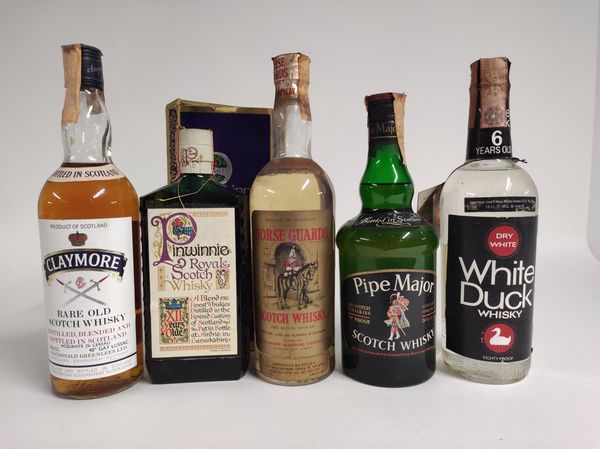 Claymore, Pinwinnie Royal, Horse Guards, Pipe Major, White Duck, Scotch Whisky  - Asta Spring Wines and Spirits - Associazione Nazionale - Case d'Asta italiane